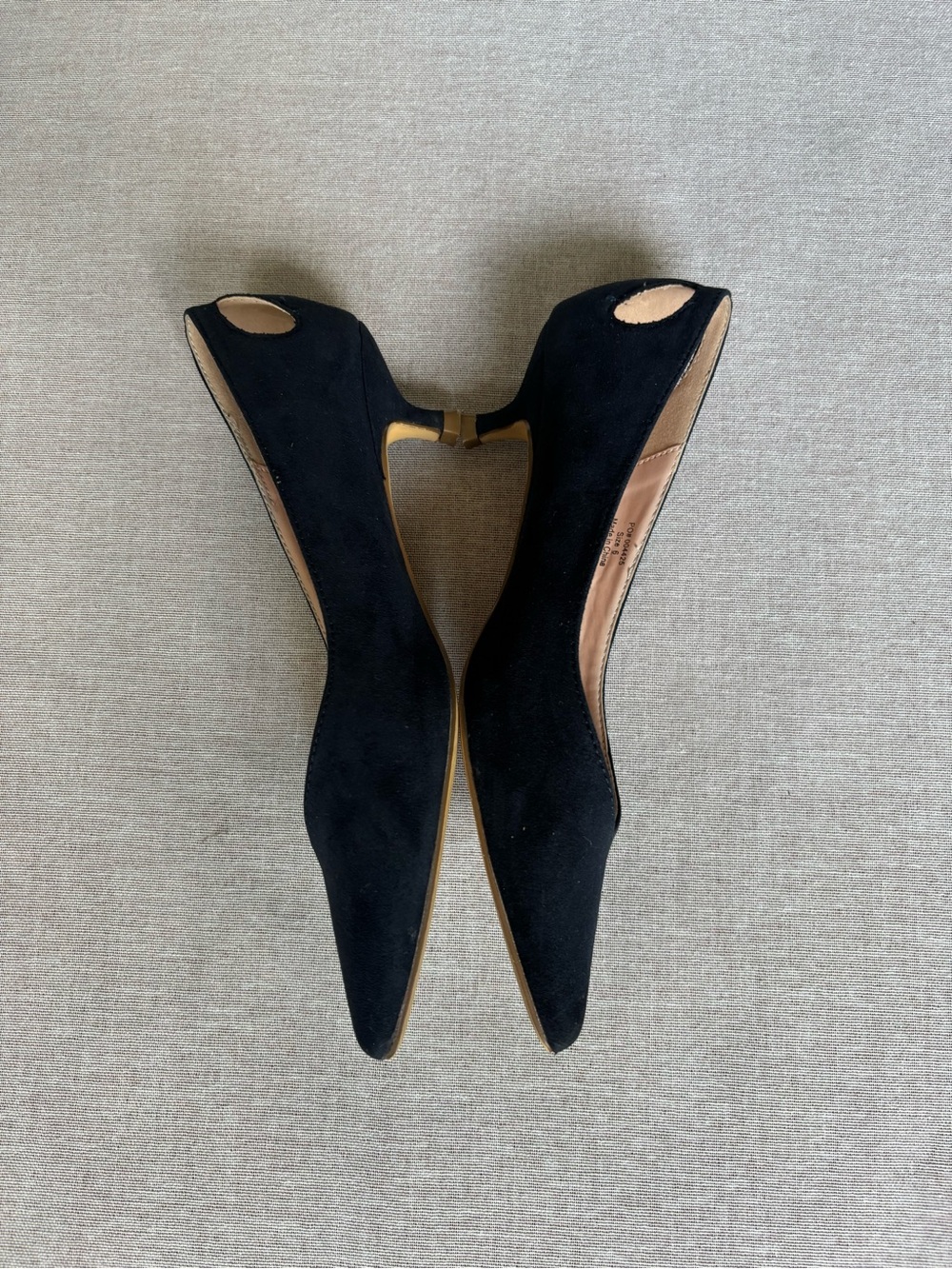 Journee Collection navy Goldie retro kitten heel pumps size 6 - Picture 5 of 14